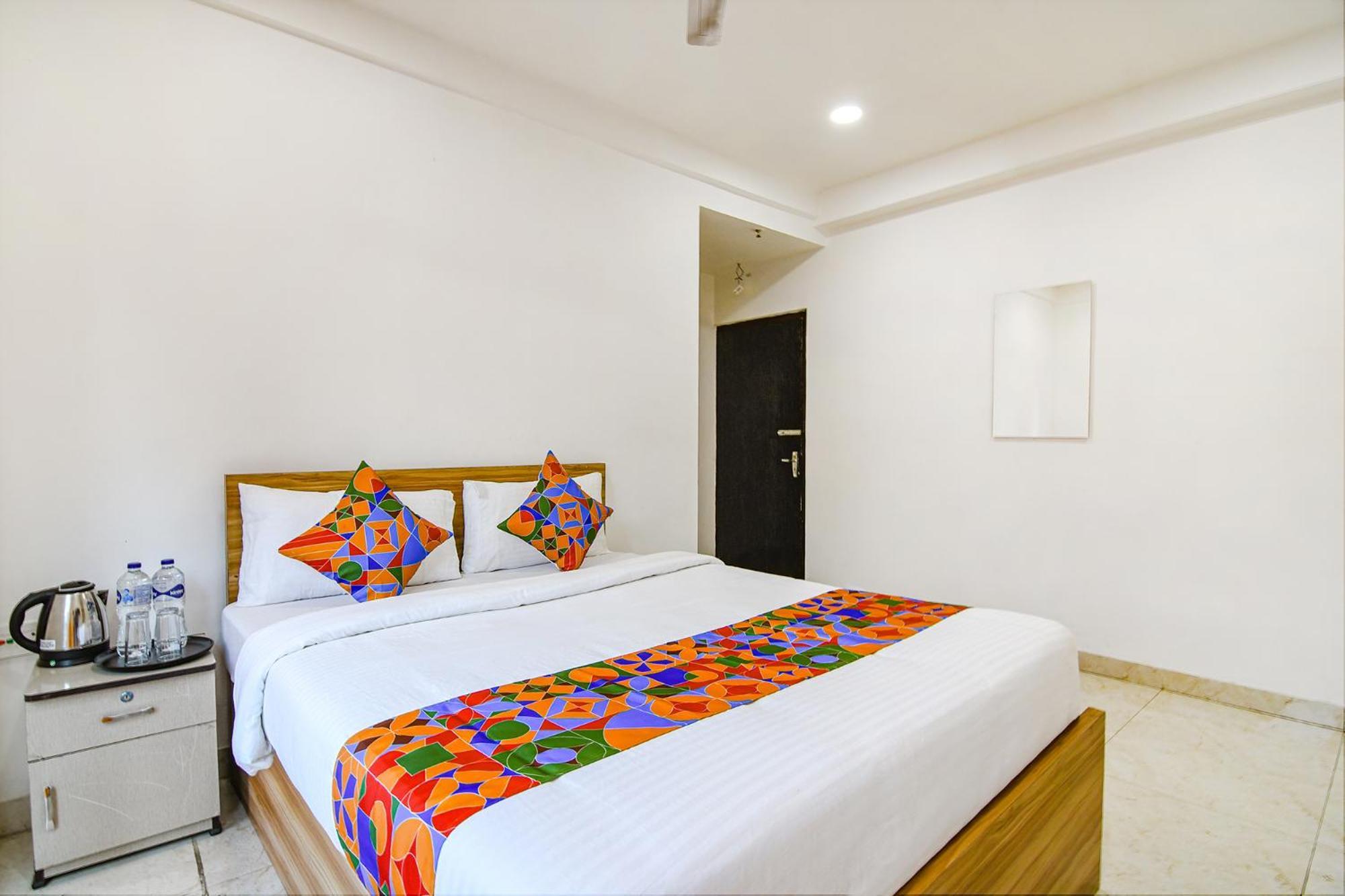 Fabhotel Grand Hazra Inn - Nr Ballygunge Station Calcutá Exterior foto