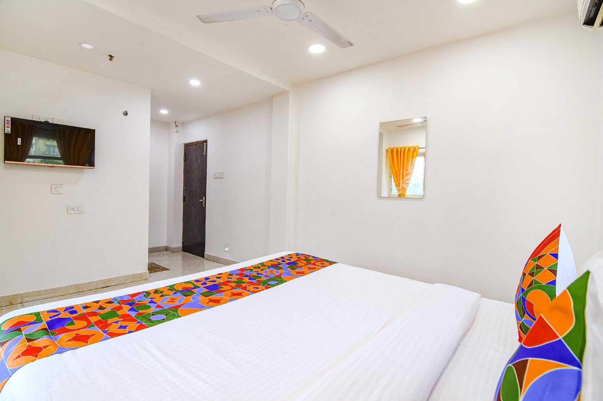 Fabhotel Grand Hazra Inn - Nr Ballygunge Station Calcutá Exterior foto