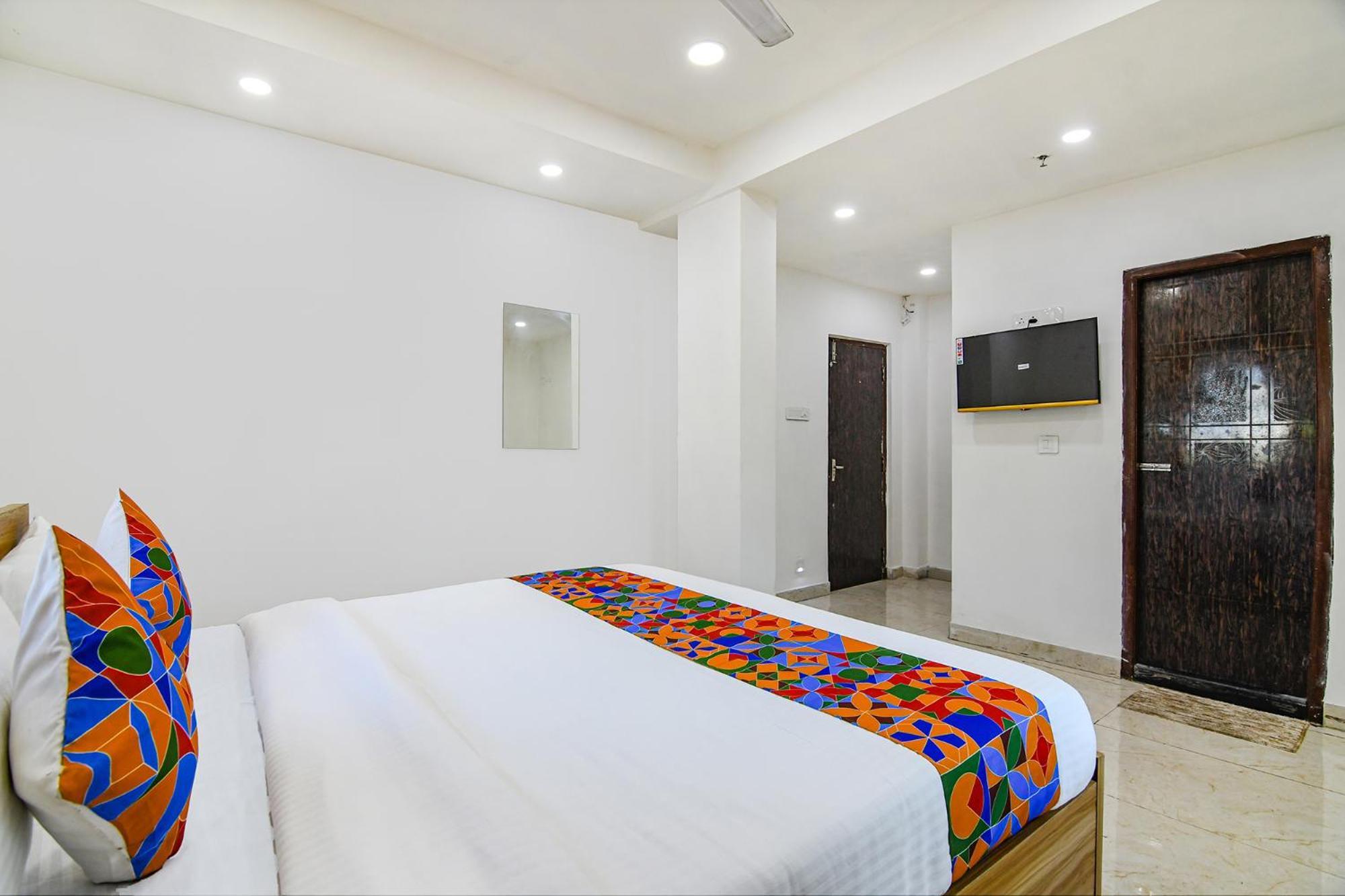 Fabhotel Grand Hazra Inn - Nr Ballygunge Station Calcutá Exterior foto