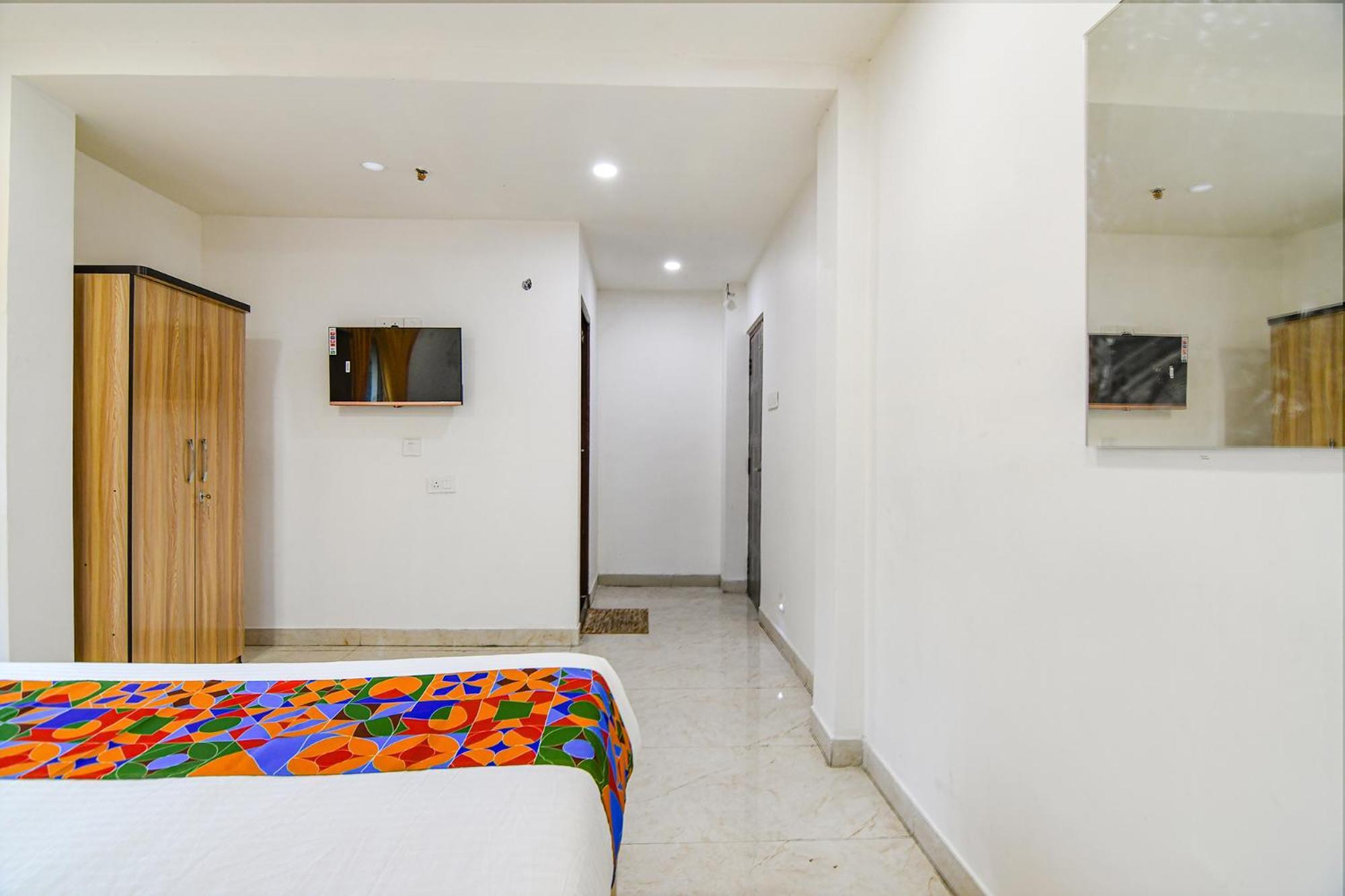 Fabhotel Grand Hazra Inn - Nr Ballygunge Station Calcutá Exterior foto